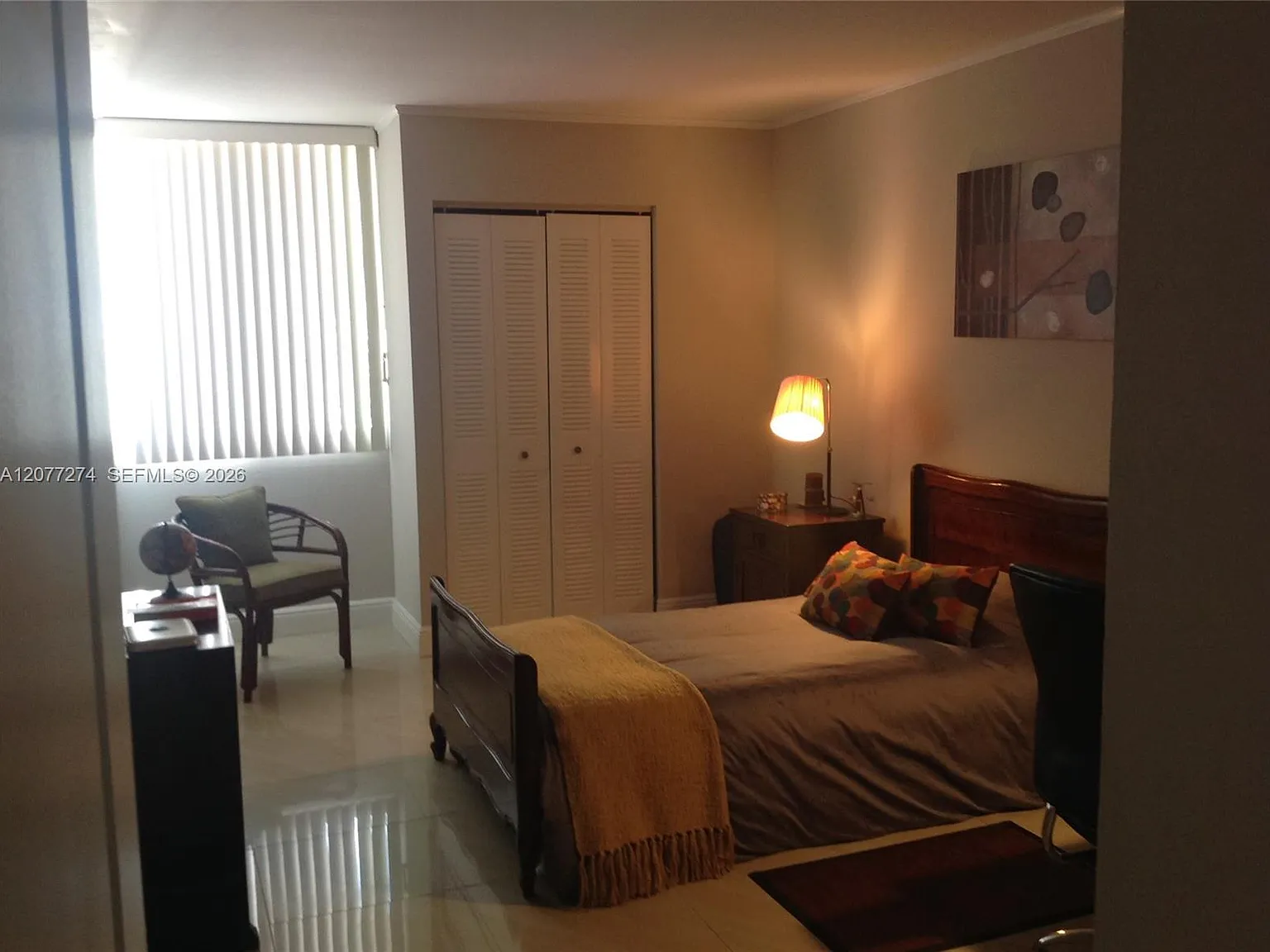 Madison Downtown Condo — Photo 2