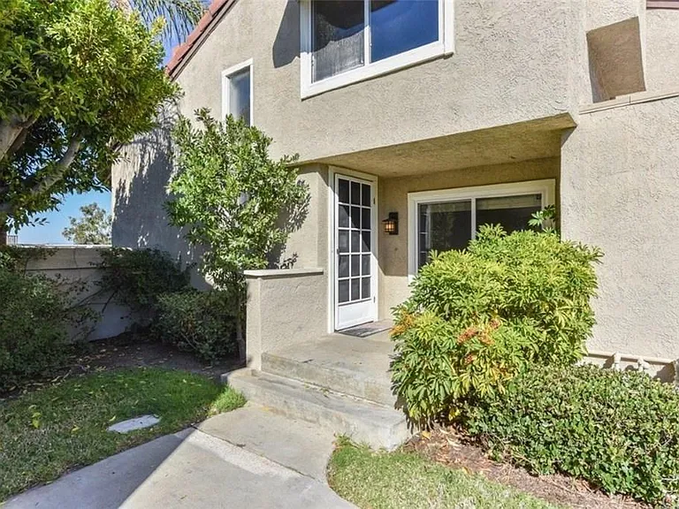 309 Stanford Ct #42 — Photo 25