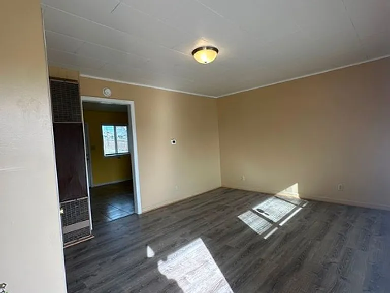 1616 Dayton St — Photo 2