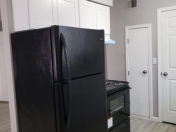 2nd image of 736 Demaret Dr #3