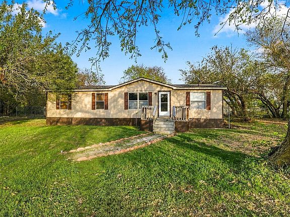 3rd image of 1250 Nutmeg Ln