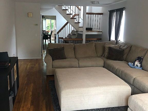 2nd image of 632 Ramona Ave