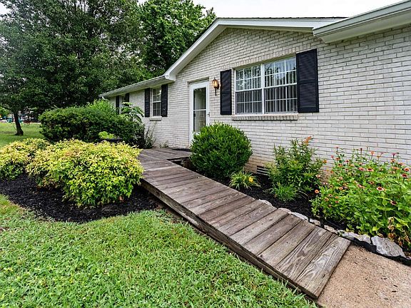 4th image of 207 Whitnel Dr