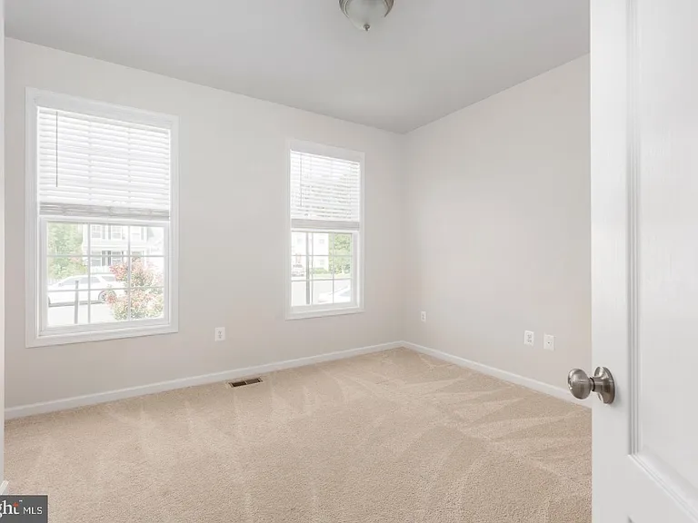 9627 Hillcrest Dr — Photo 29