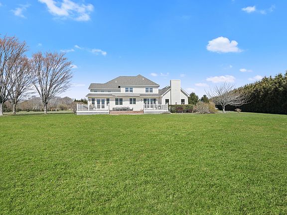 4th image of 703 Herricks Ln