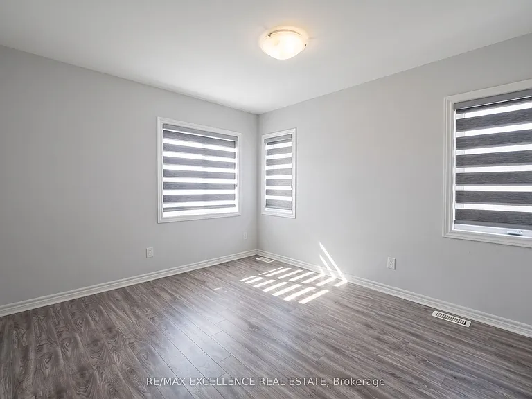 186 Louise St — Photo 5