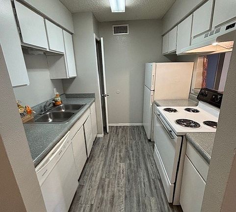 3rd image of 1809 W Schunior Rd #506