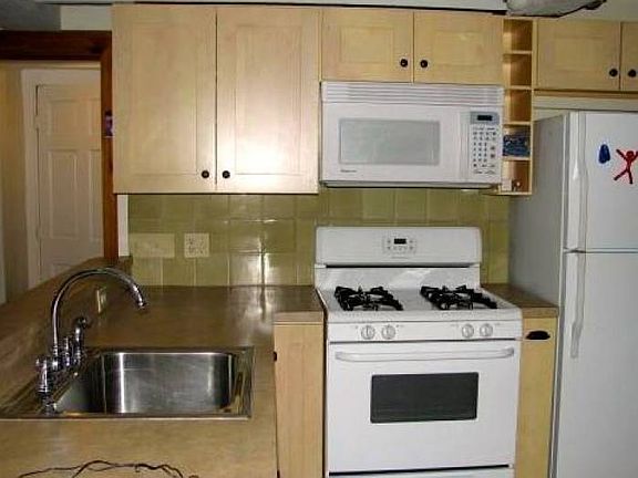 4th image of 1 Daniels Street Ct