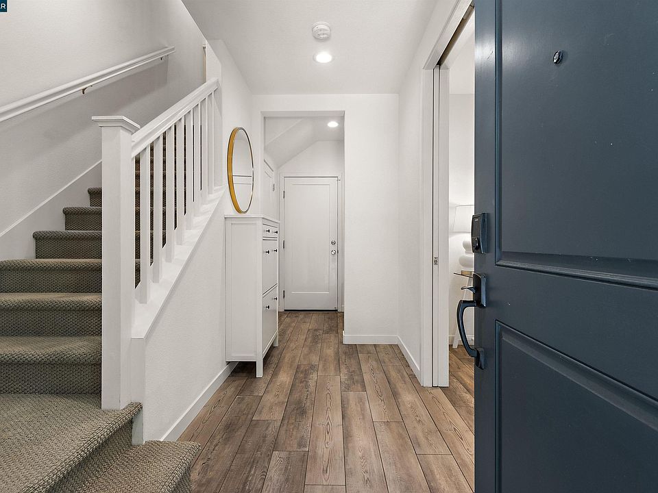 1st image of 216 Ashton Way