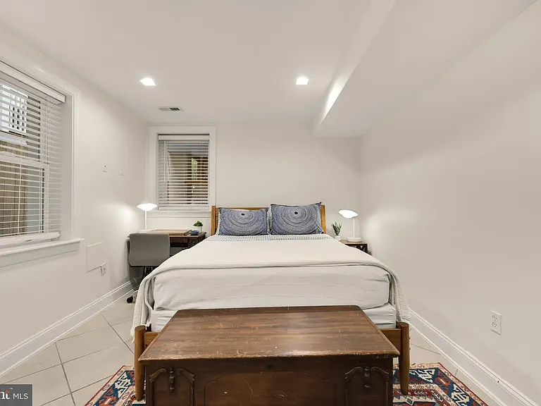 1813 Kilbourne Pl NW #B — Photo 6