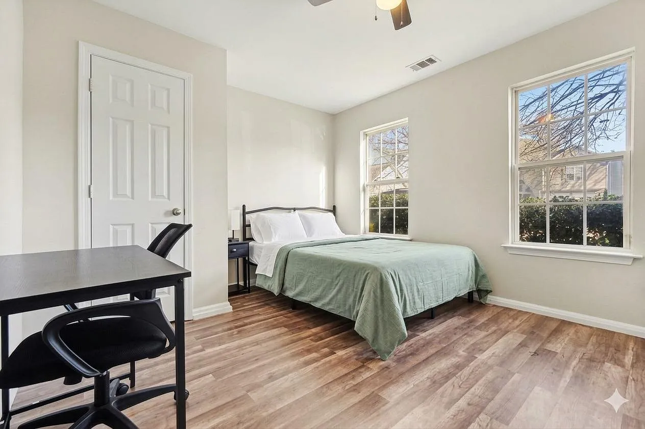 4 bed, 3.0 bath, 2320 sqft, $1,144 — Photo 1