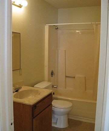 5th image of 816 W Olmos Dr