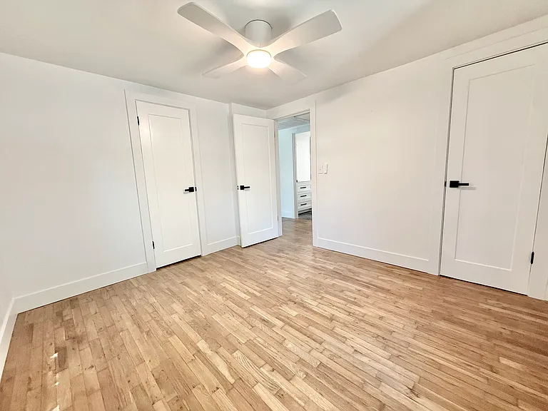 721 E Brooks St — Photo 18