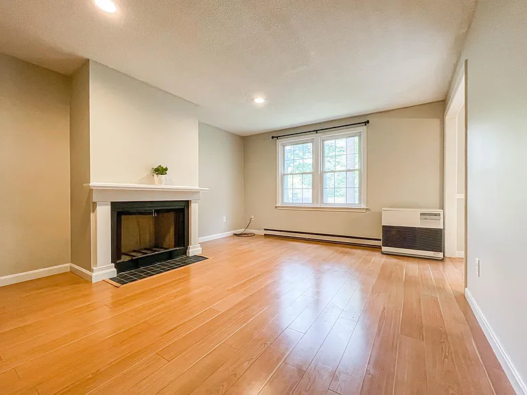 5 Dresden Ct — Photo 15