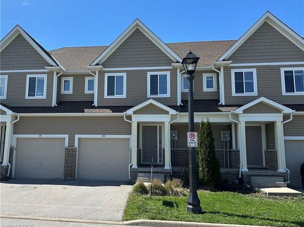 60 Canterbury Dr #25, Saint Catharines, ON L2P 0E7