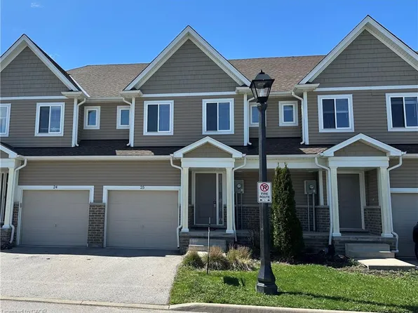 60 Canterbury Dr #25, Saint Catharines, ON L2P 0E7