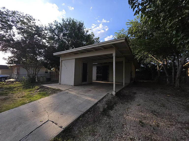 5511 Painted Horse St — Photo 3