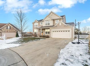 1652 Wellington Woods Dr, Eureka, MO 63025