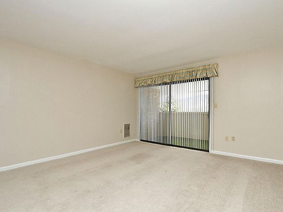 5th image of 5260 Crossbow Cir Unit 4F