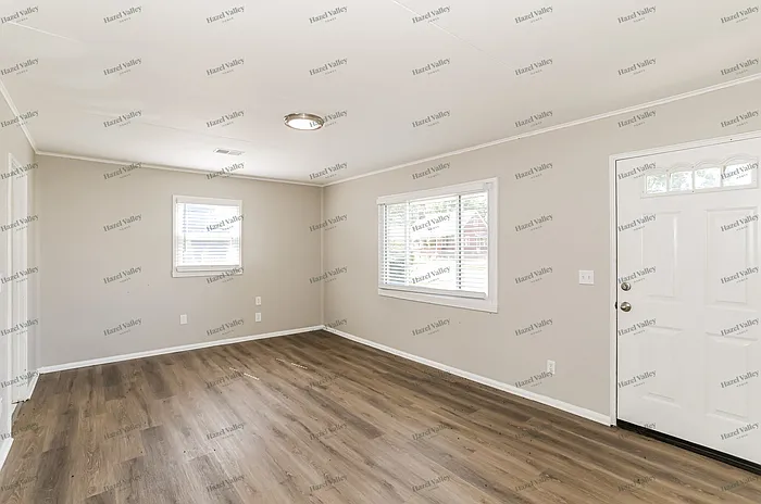 3 bed, 1.0 bath, 850 sqft, $1,545 — Photo 4