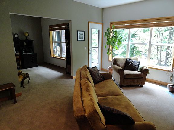 4th image of 300 W 8th St Unit 212