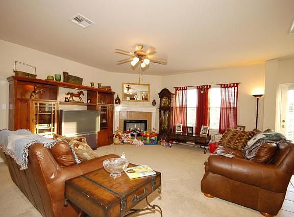 2nd image of 1206 Willowbrook Dr