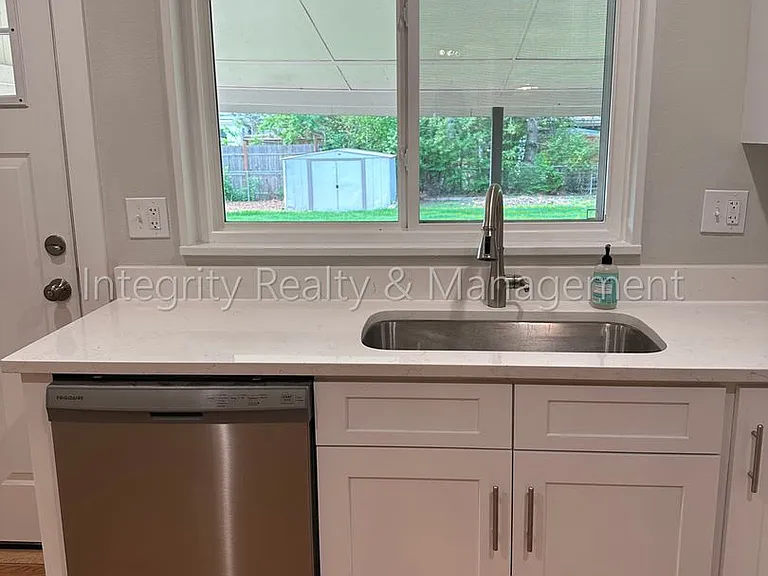 3092 W Layton Ave — Photo 6