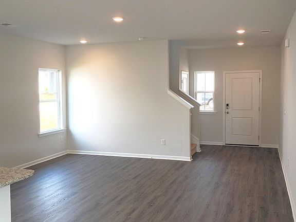 4th image of 235 Pretoria Dr Lot 79
