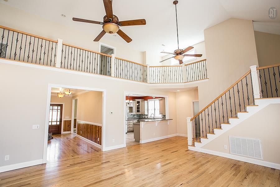 1st image of 710 Heatherhurst Ct