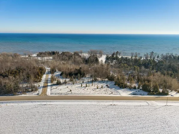 3 Bluff View Ct, Algoma, WI 54201