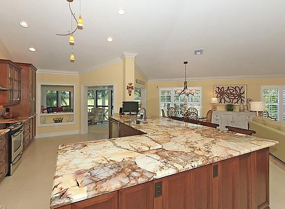 3rd image of 6820 San Marino Dr APT 604