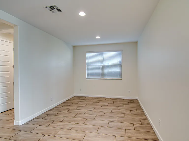 9338 W Heatherbrae Dr — Photo 4