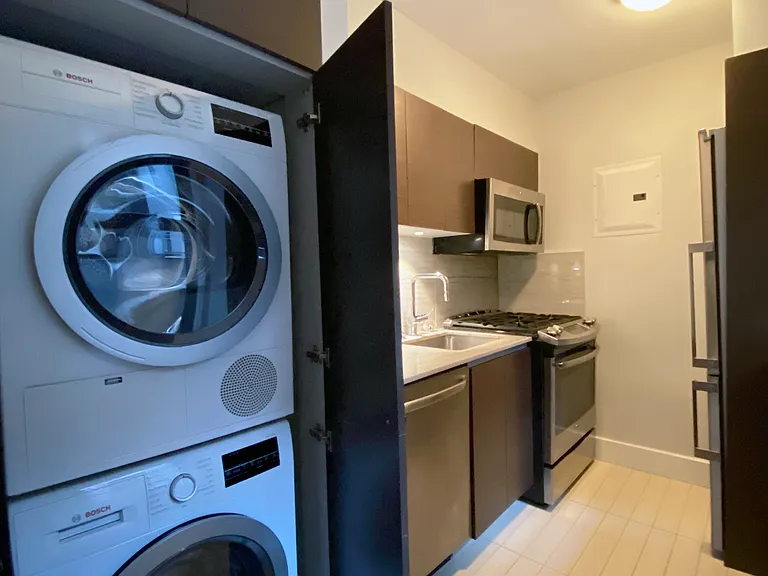 141 E 33rd St #2M — Photo 5