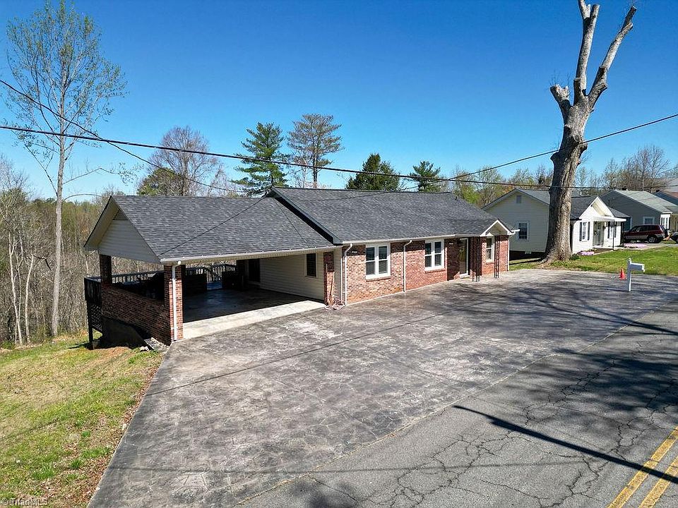 1st image of 490 Oakland Dr