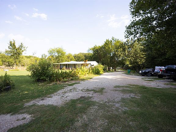 4th image of 15960 Four Oaks Dr