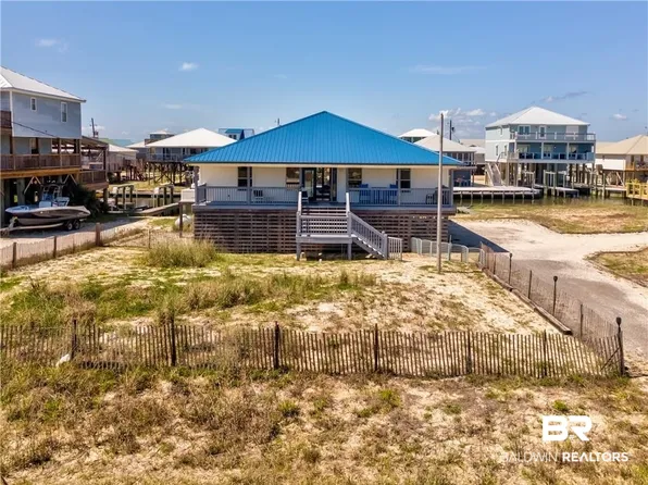 2226 Bienville Blvd, Dauphin Island, AL 36528