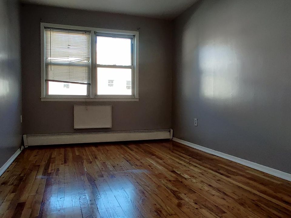 2nd image of 238 Kearney Ave #1