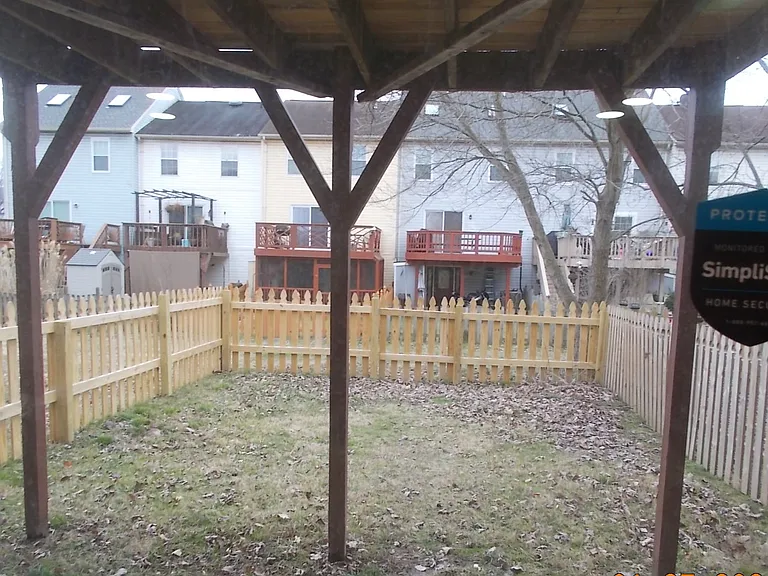 1046 Agate Dr #1 — Photo 3