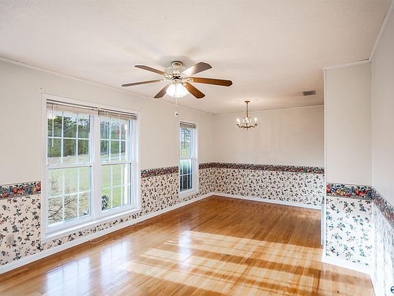 2nd image of 6259 Sloan Dr