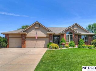 16362 Young Cir, Omaha, NE 68164