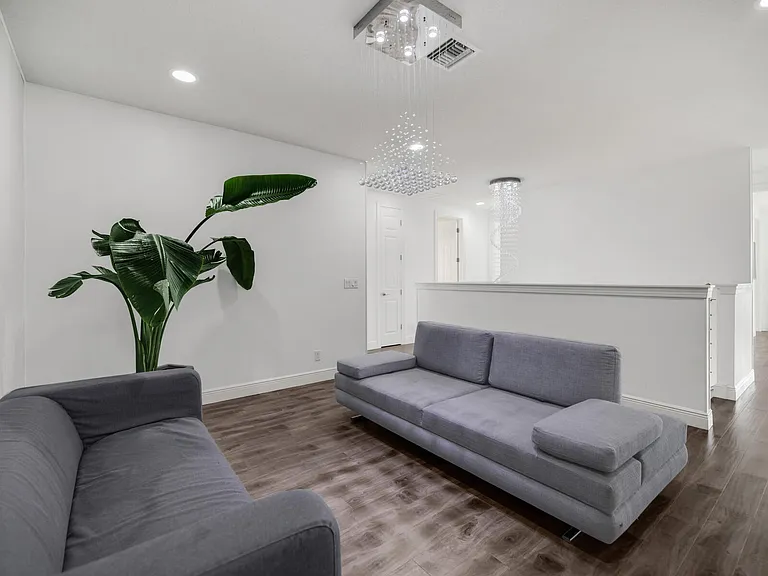 8256 Bradford Way — Photo 38