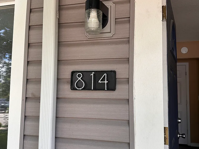 814 Julian St — Photo 3