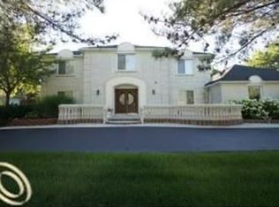 4590 Walden Dr, Bloomfield Hills, MI