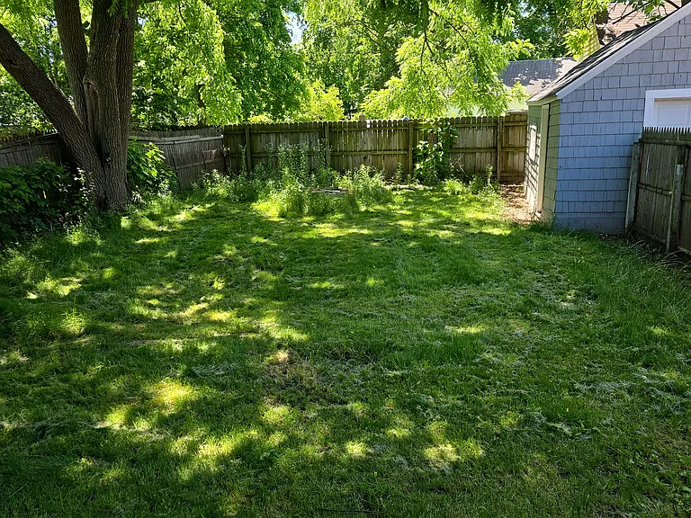 1408 E Oakland Ave — Photo 16