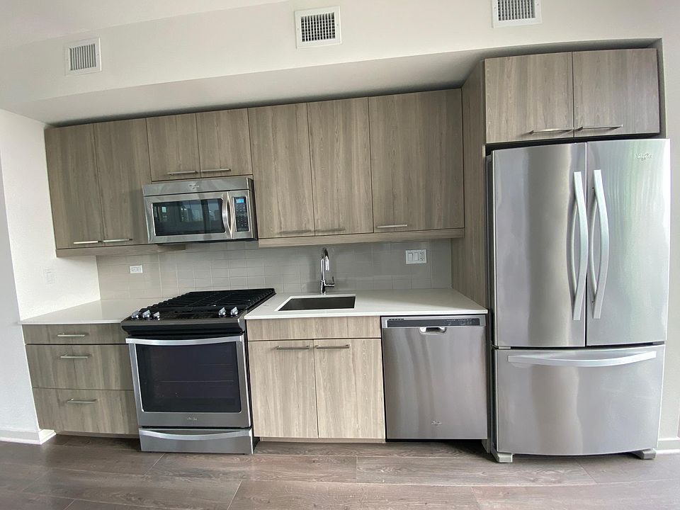 1st image of 214 N Halsted St #2105