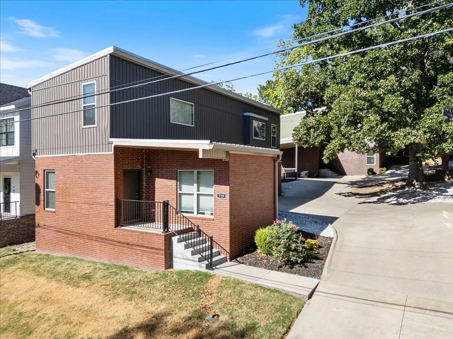 Oakland Properties (3bed/3.5bath) — Photo 4