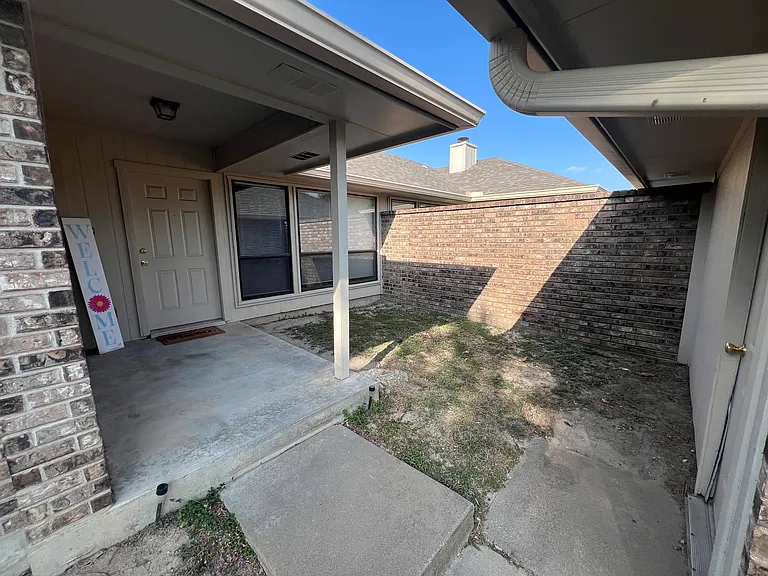1714B Iris Cir #B — Photo 23