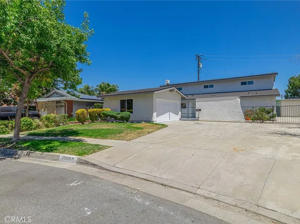 27204 Lakehurst Ave, Santa Clarita, CA 91351