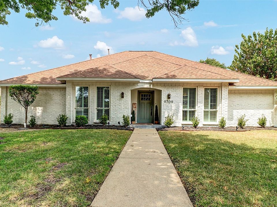 1st image of 9709 Amberley Dr