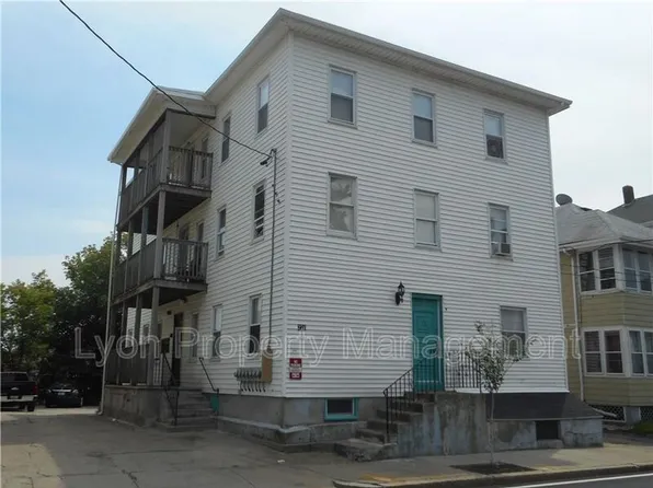 276 Hunt St #2F, Central Falls, RI 02863